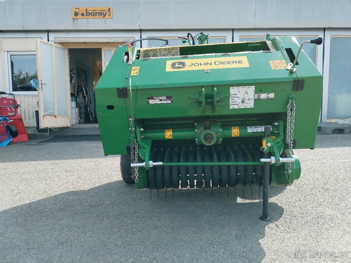 Lis RB310 JD i za menší traktory