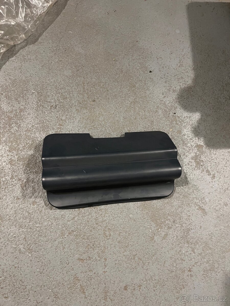 BMW E39 Odnímatelný kryt tažného zařízení - 51128221586