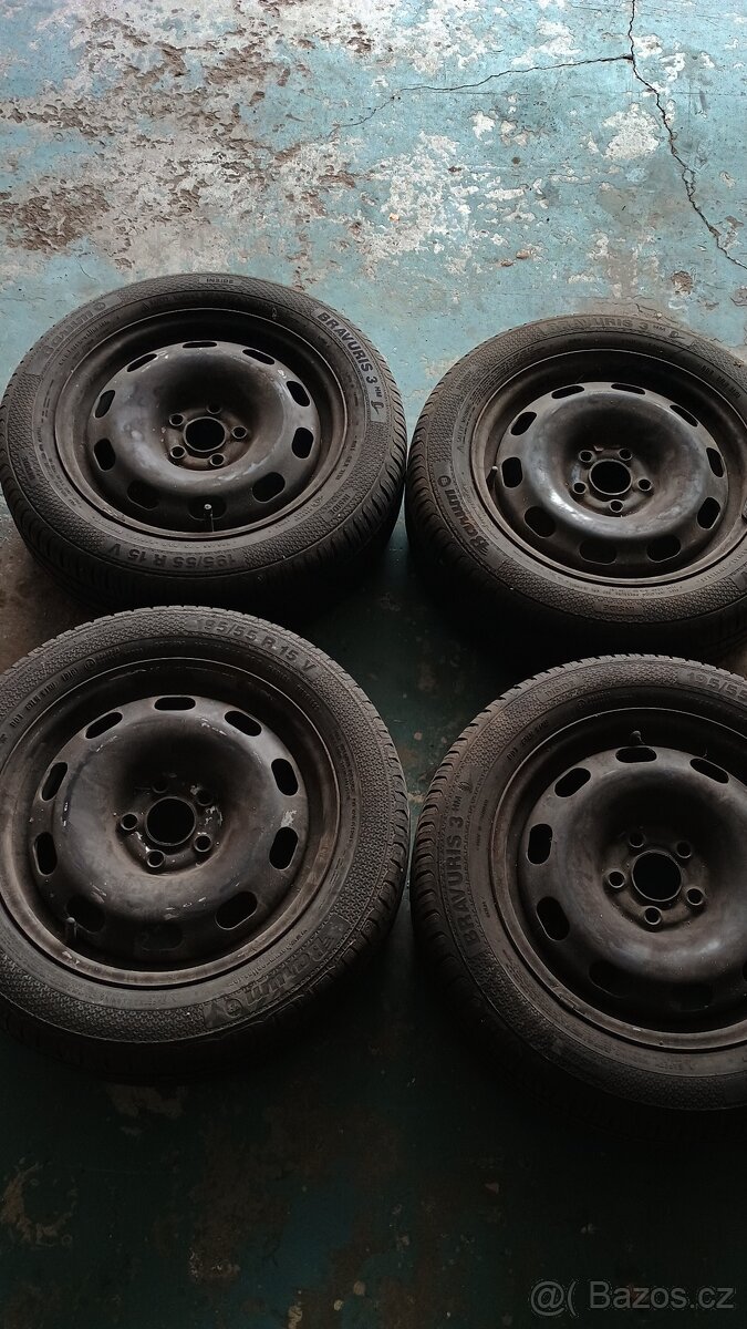 Letní pneu Fabia 2 Škoda disk plechové 195/55 R15V