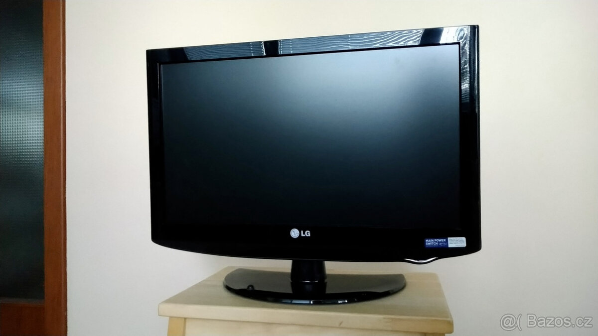 Televize LG 19LD320, malá TV na chatu, do karavanu