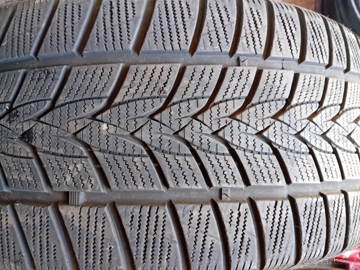 Prodám Sadu pneu 245/45/20 Zimni Top