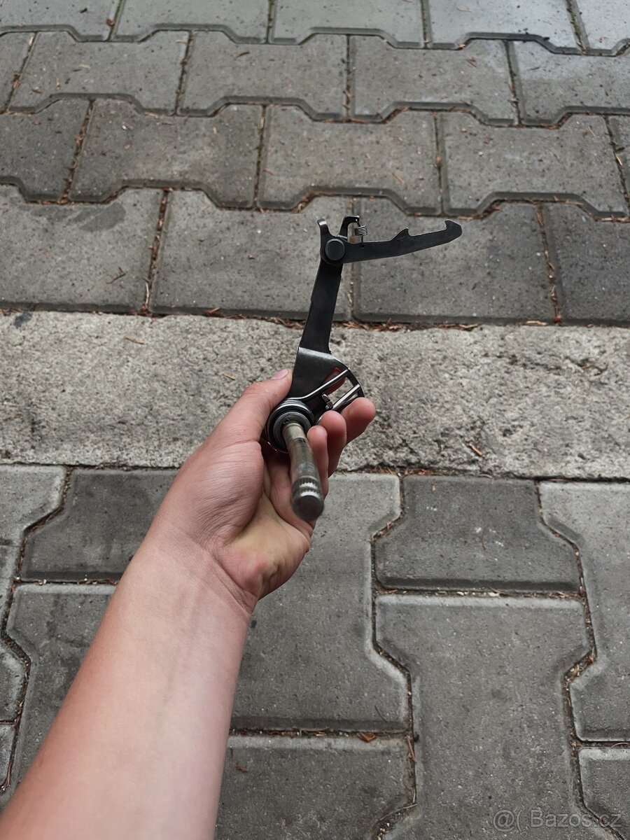 Díly na motor YX 140