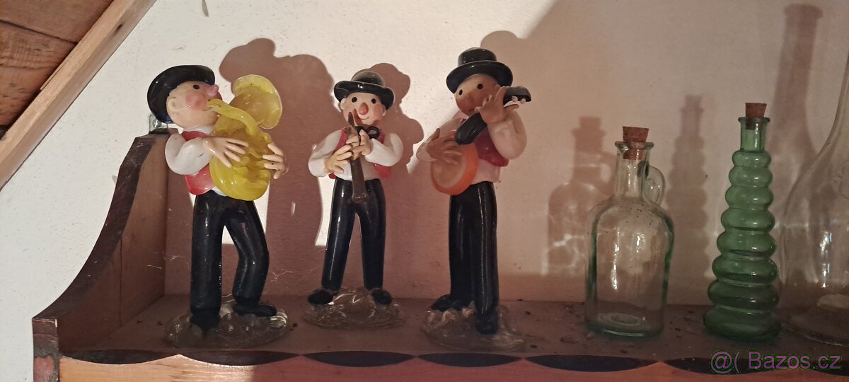 Figurky z hutního skla