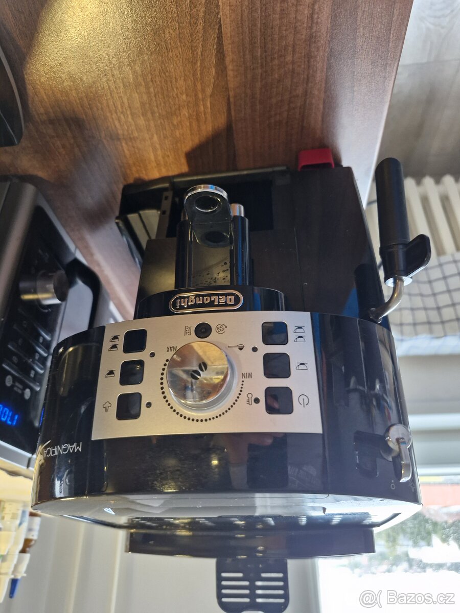 Prodám kávovar DeLonghi Magnifica S