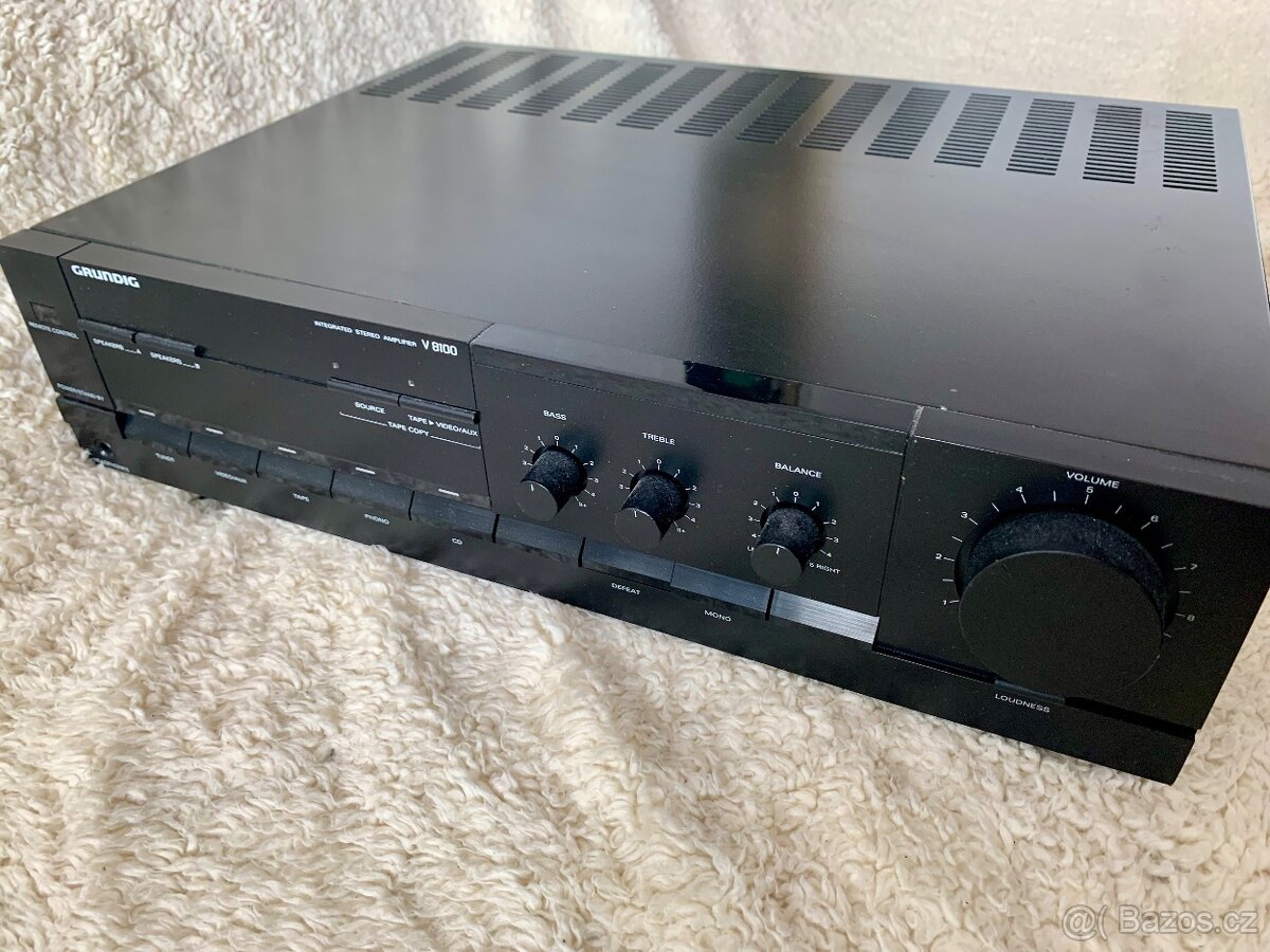 Grundig V 8100