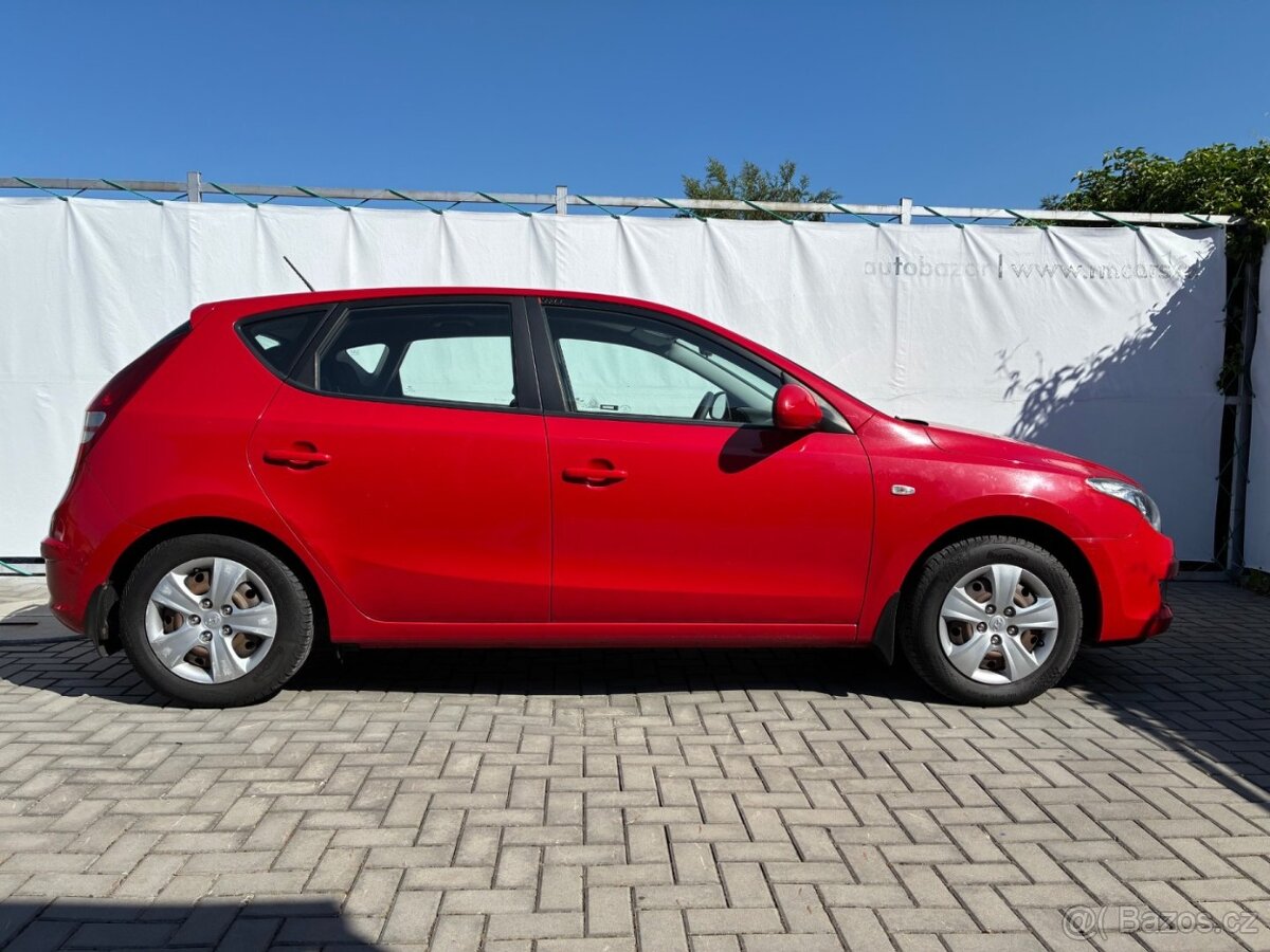 i30