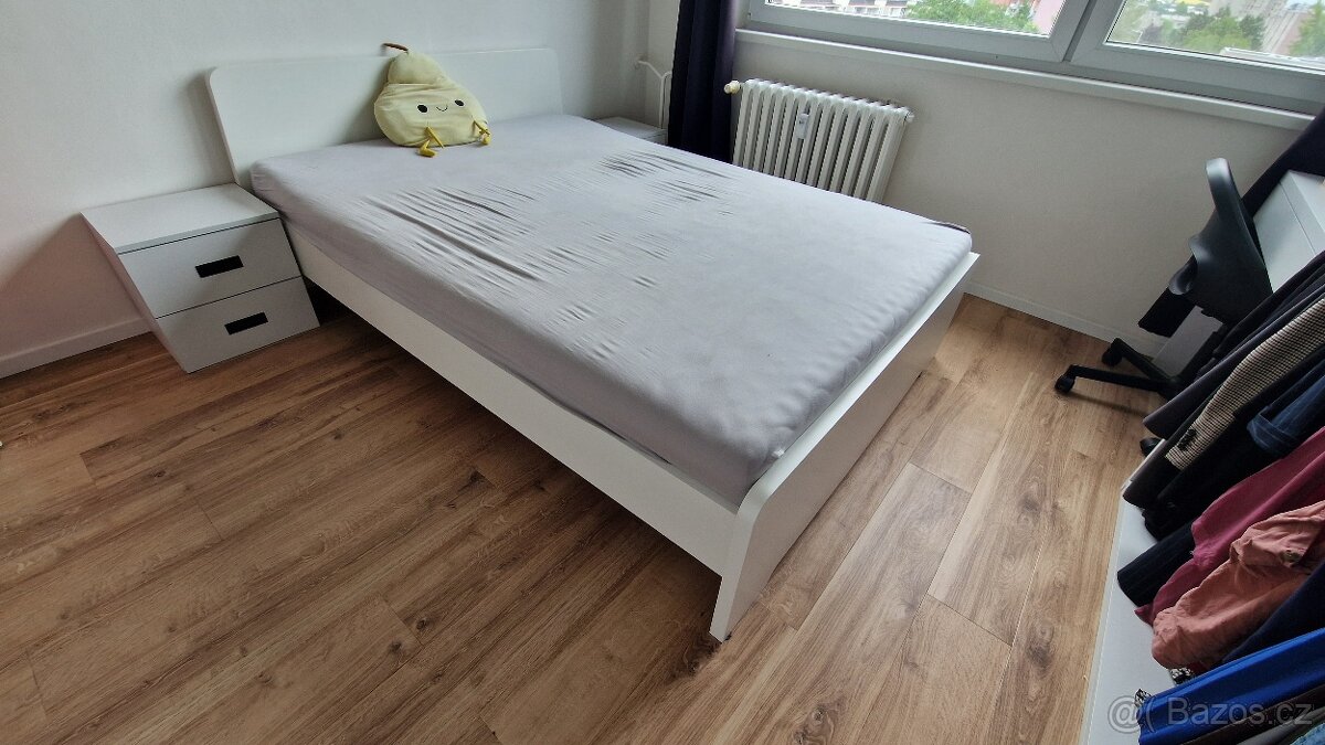 Postel IKEA Askvoll + kvalitní matrace| skvělý stav |140x200