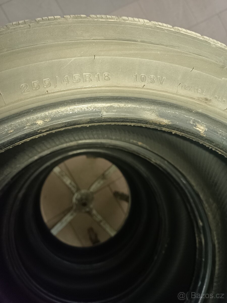 255/45 r18 103V zimní gripmax