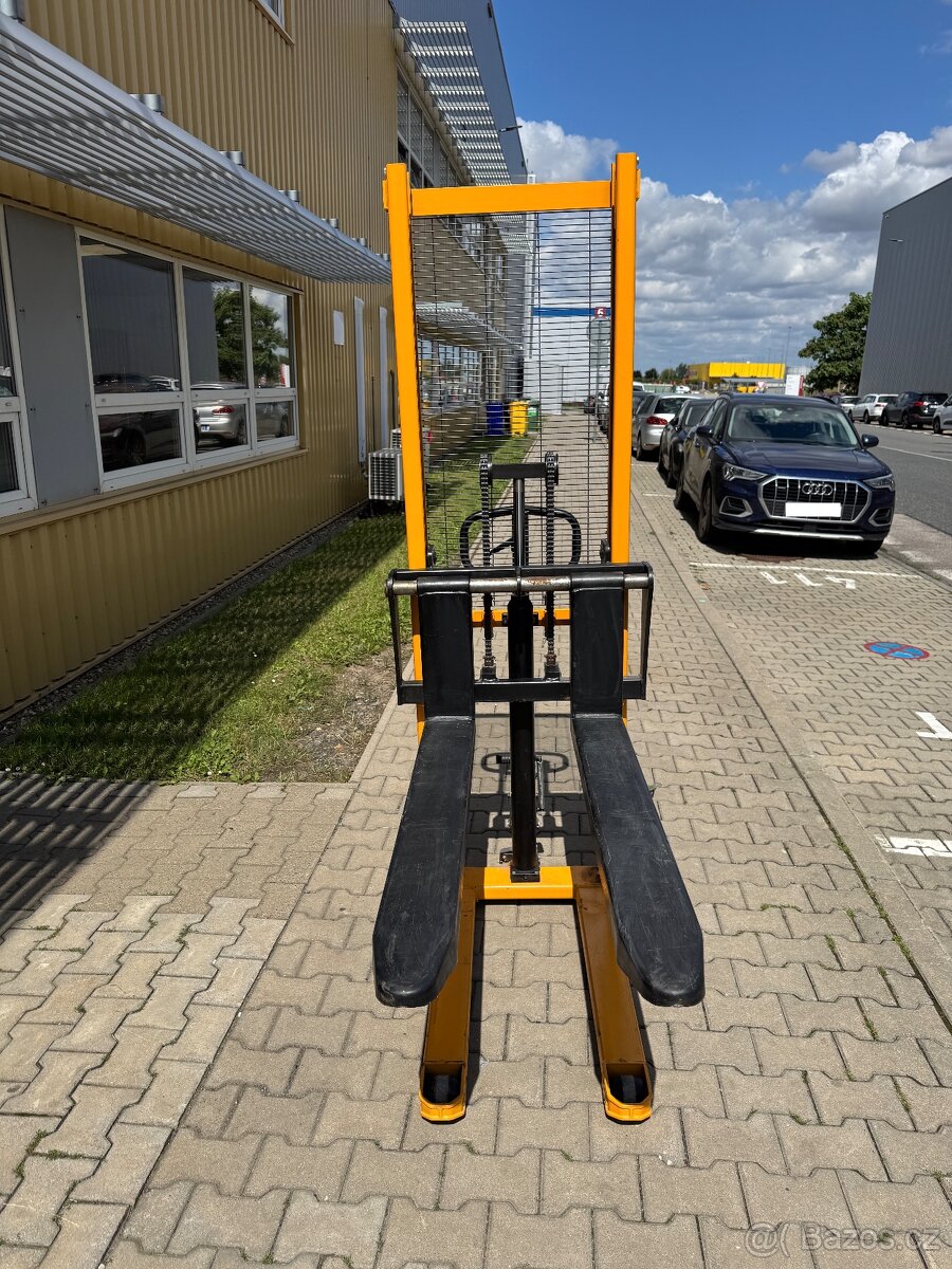 Hydraulický paletový vozík 1500kg 1600mm