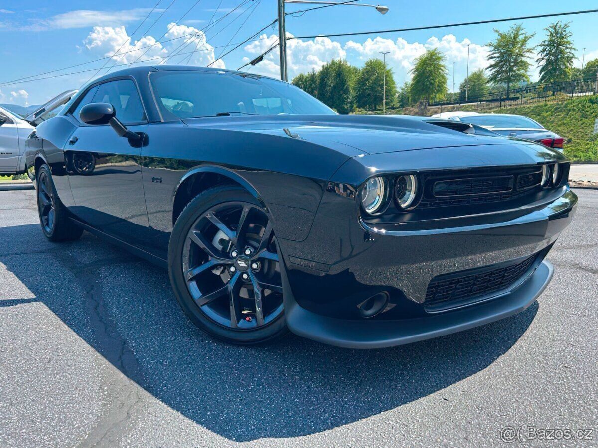Dodge Challenger R/T 2023, manuál, zadní pohon