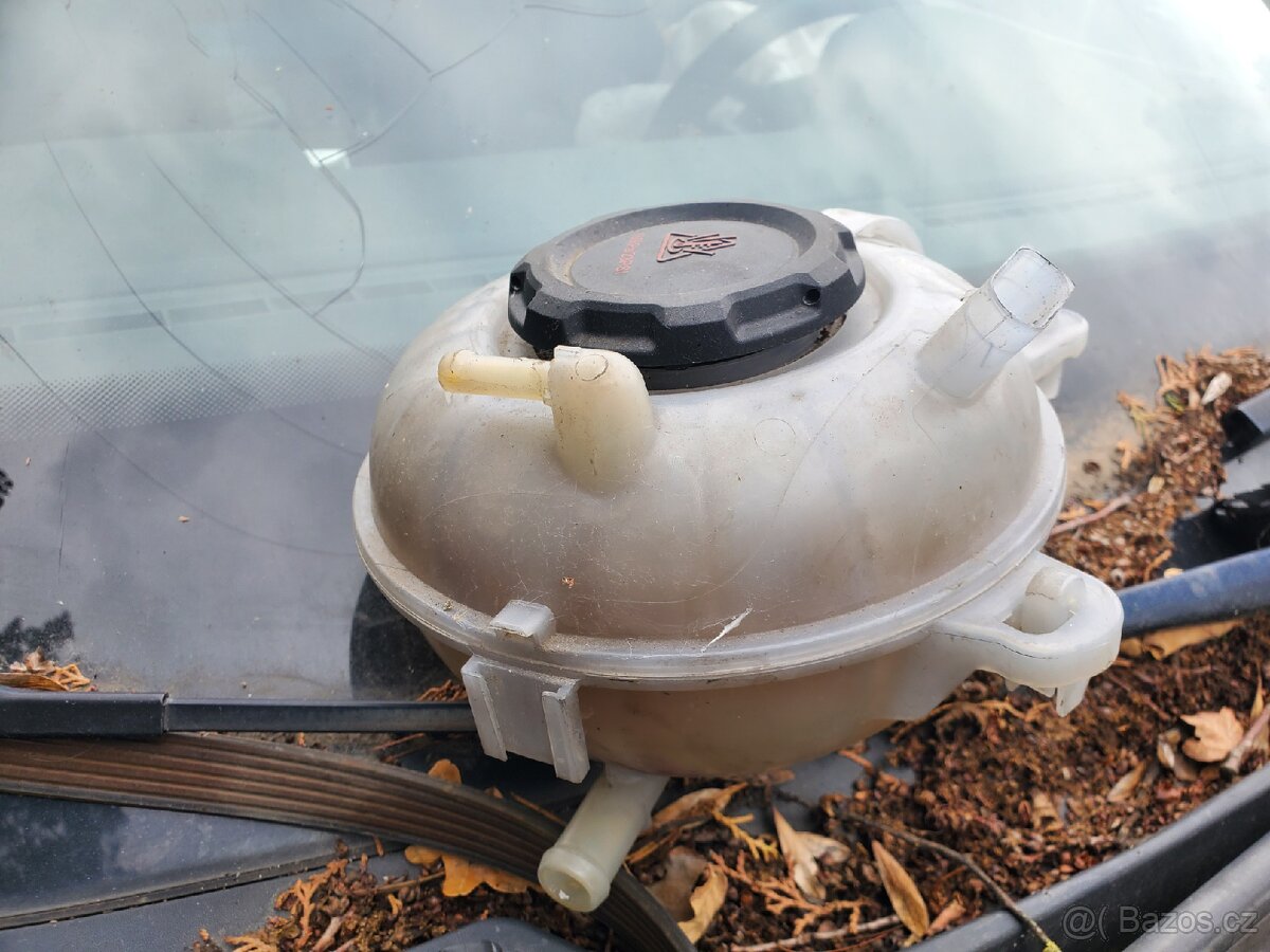 Nádoba chladící kapaliny Octavia 3 originalq