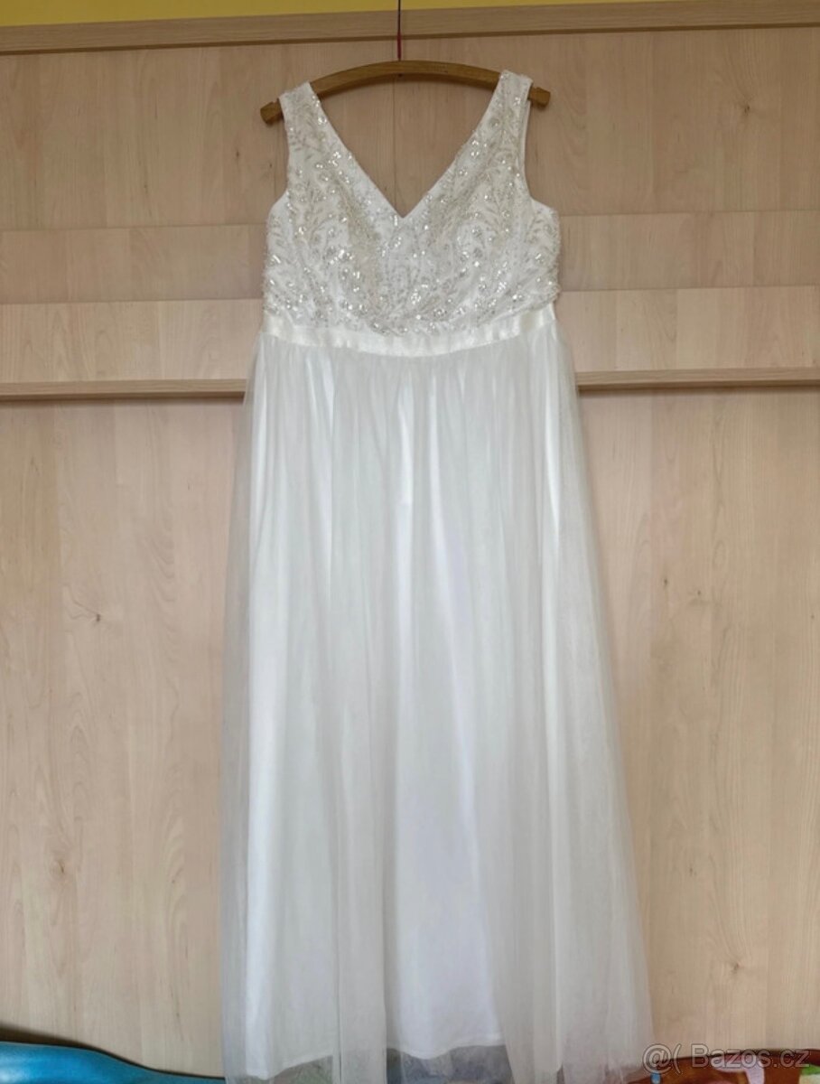 Svatební šaty