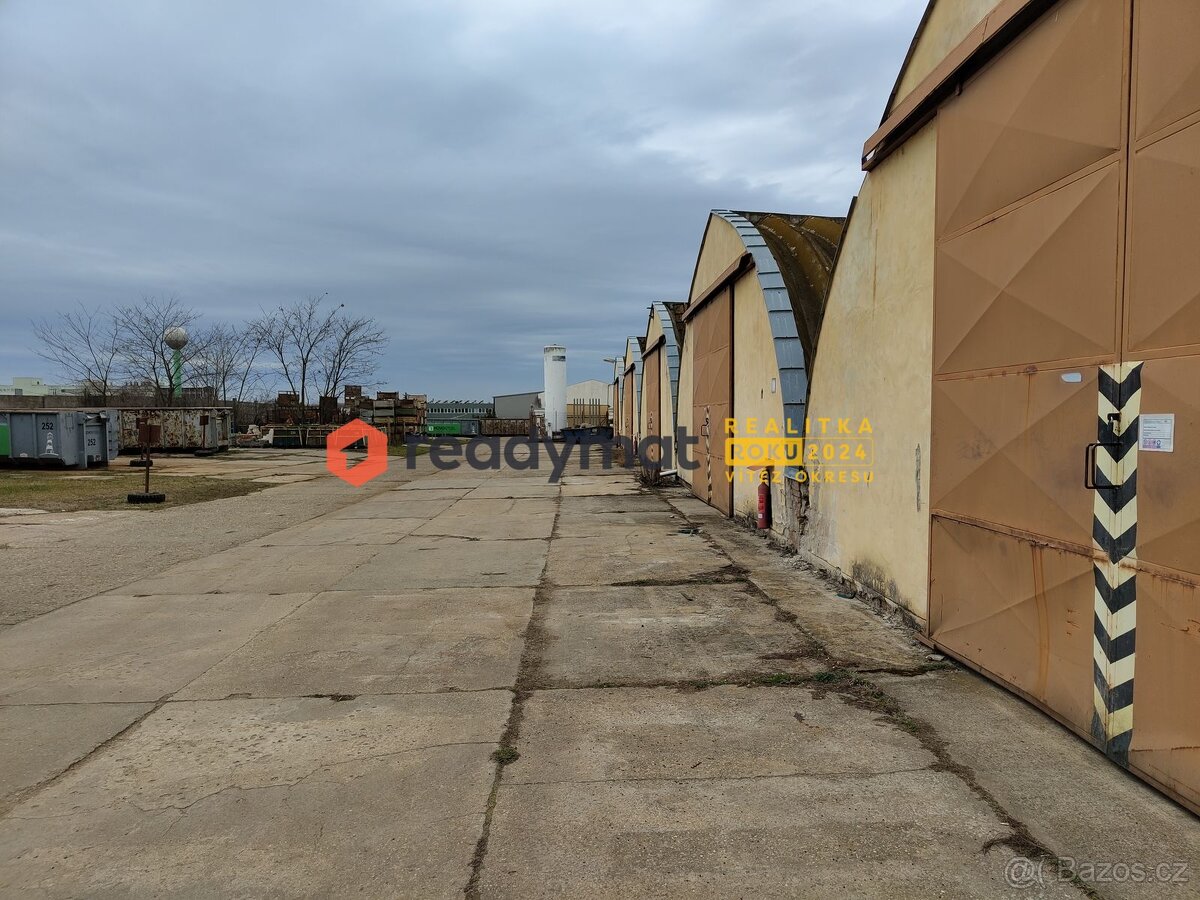 Pronájem skladové prostory 132 m2 v přízemí, Bzenec