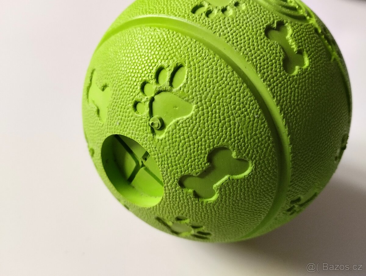 Dog Fantasy Míček na pamlsky zelený 11 cm