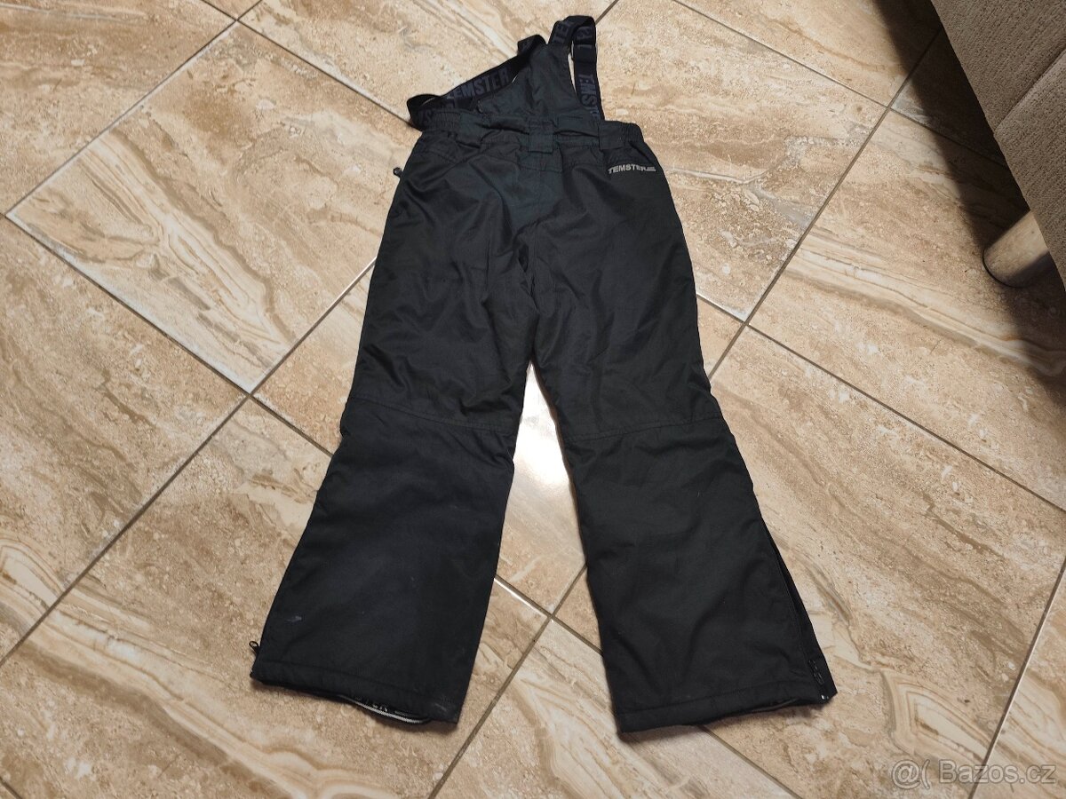 Černé lyžařské kalhoty 128-134