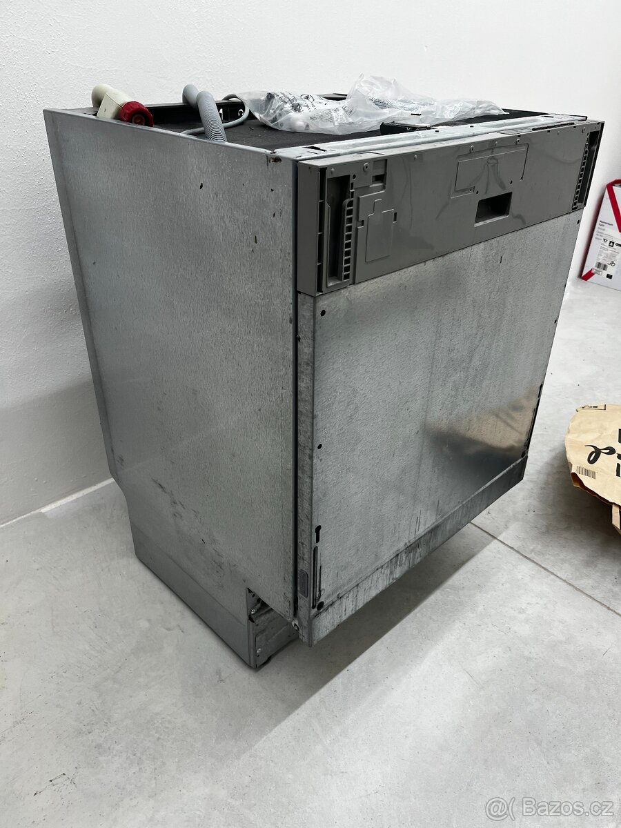 Vestavěná myčka Electrolux ESL5335LO 60cm