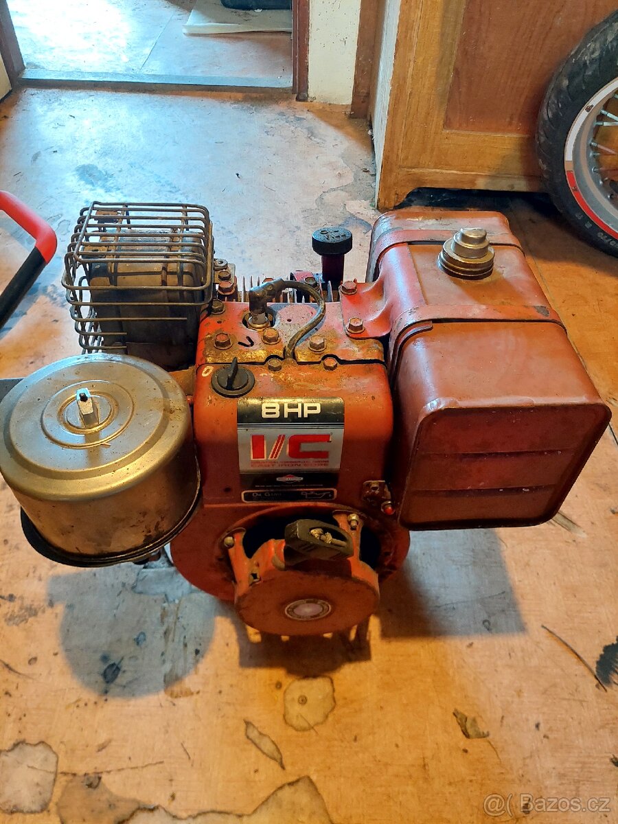 Stabilní motor 8hp
