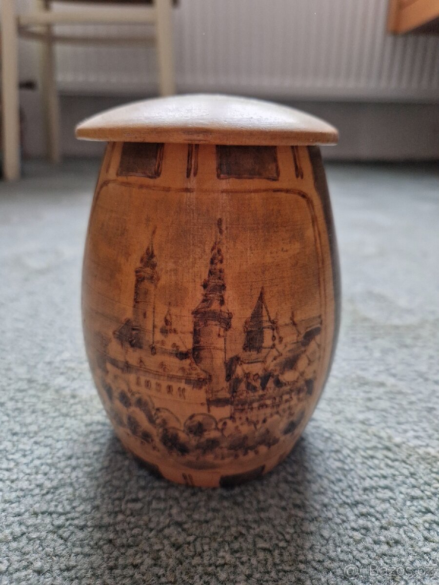 Starý dřevěný korbel - Domažlice