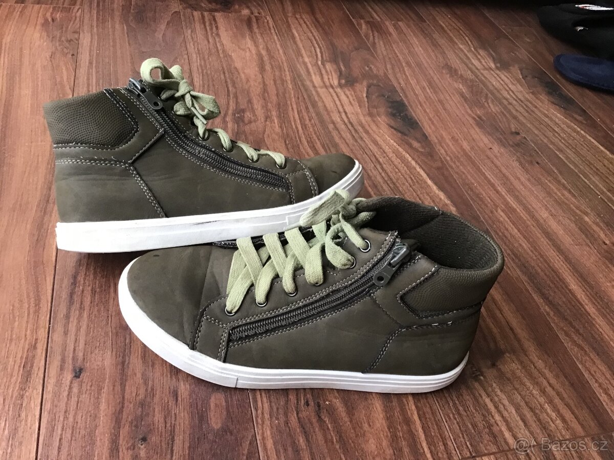 Dětské kotníkové boty vel. 35, zn. Baťa