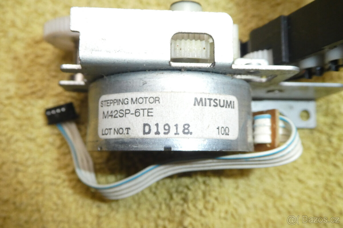 krokový motor Mitsumi M42SP-6TE