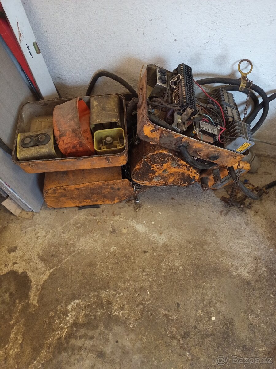 Prodám řetězovou kočku