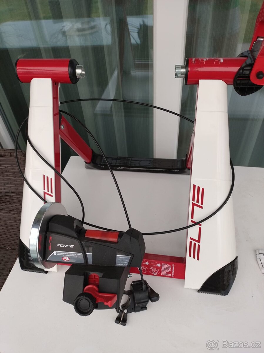 Cyklistický trenažer Elite Novo Force