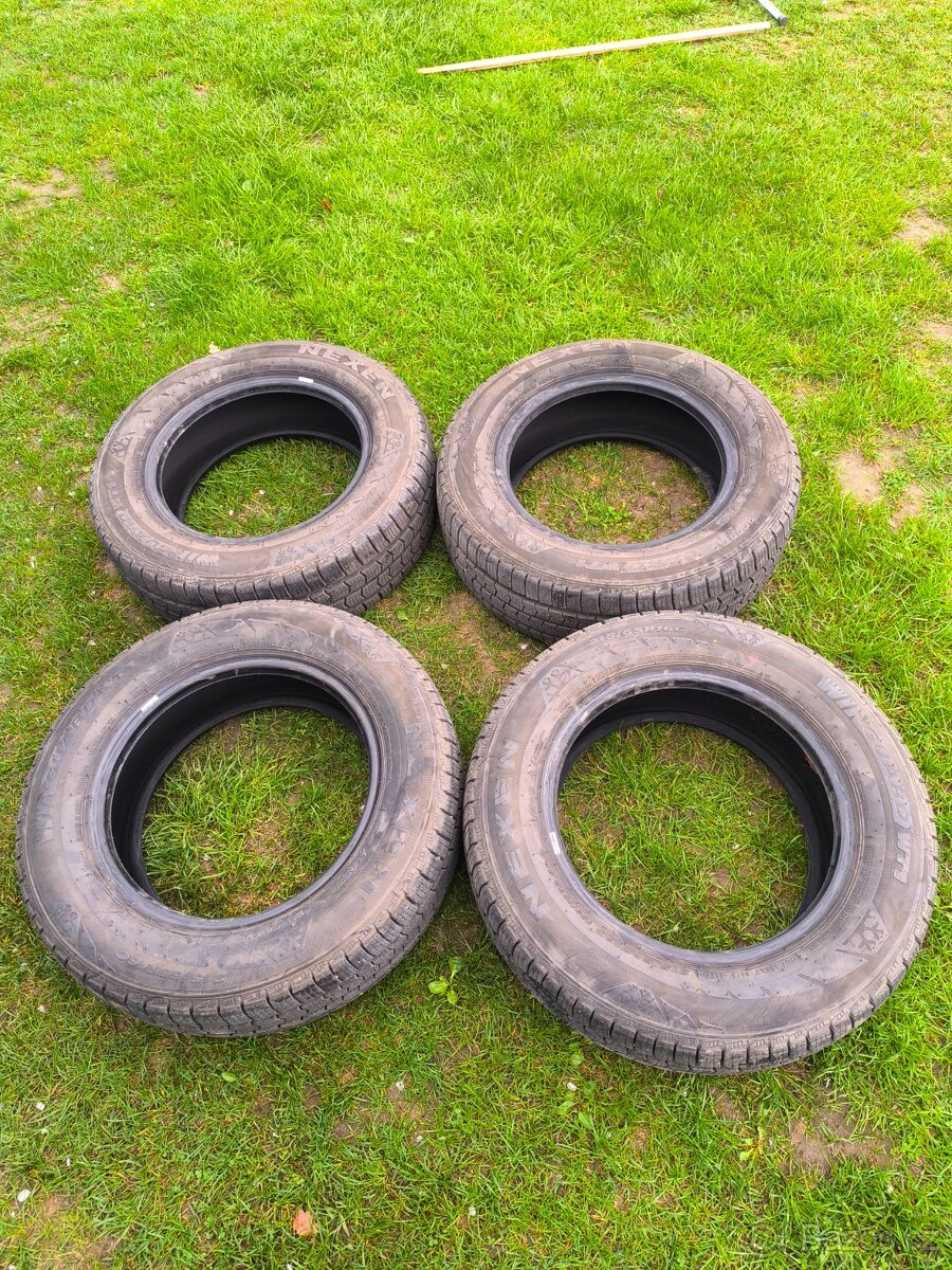 Nexen 215/65/16 C zimní