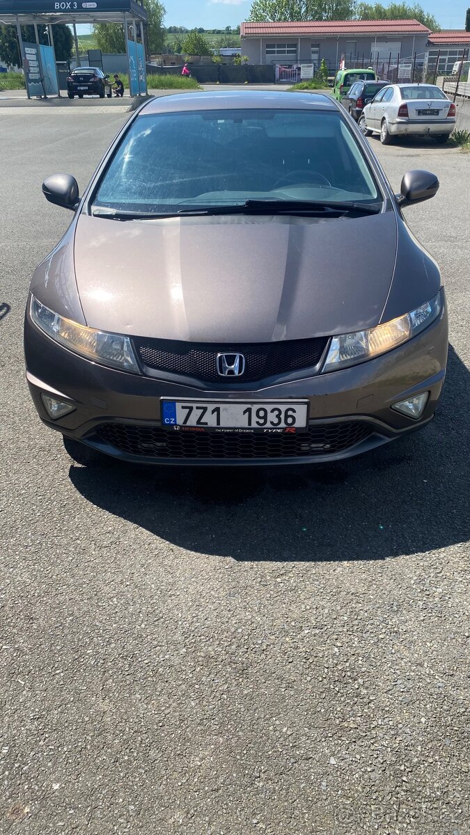 Prodám Honda civic 8g 1.4 ivtec. 2011