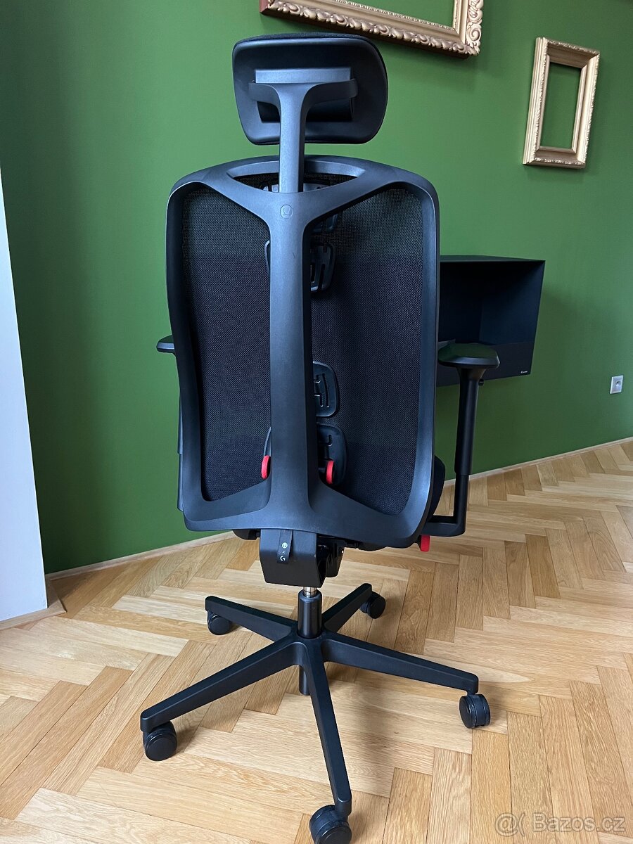 Herman Miller Vantum Obsidian Black