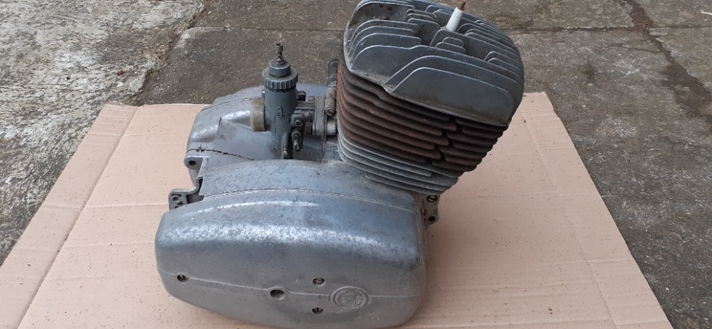 Motor ČZ 125/476