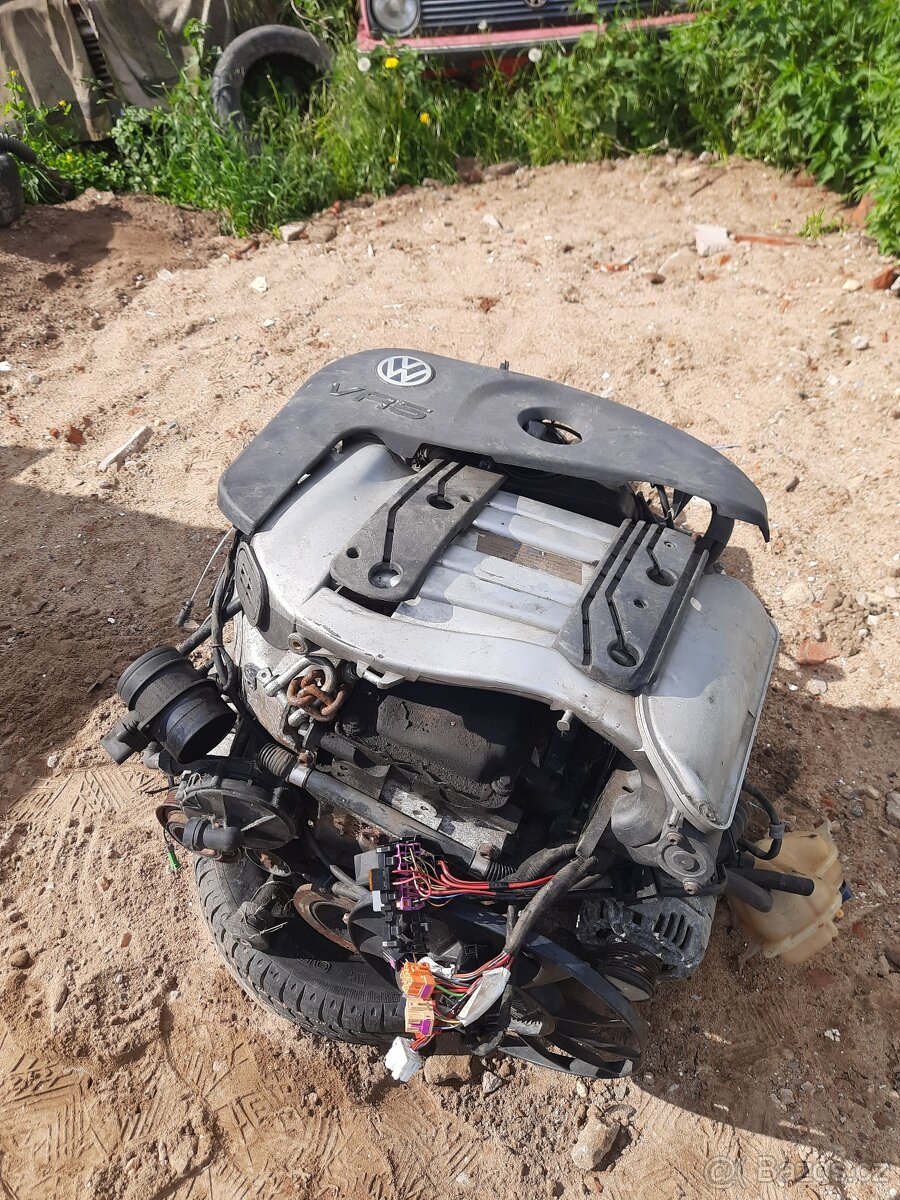Motor VW Passat VR5 2.3 110kw + převodovka