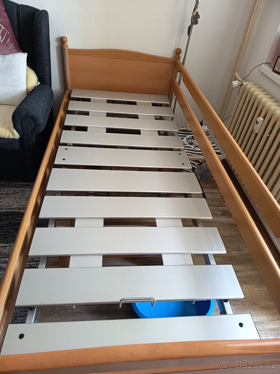 Elektrická polohovací zdravotní postel
