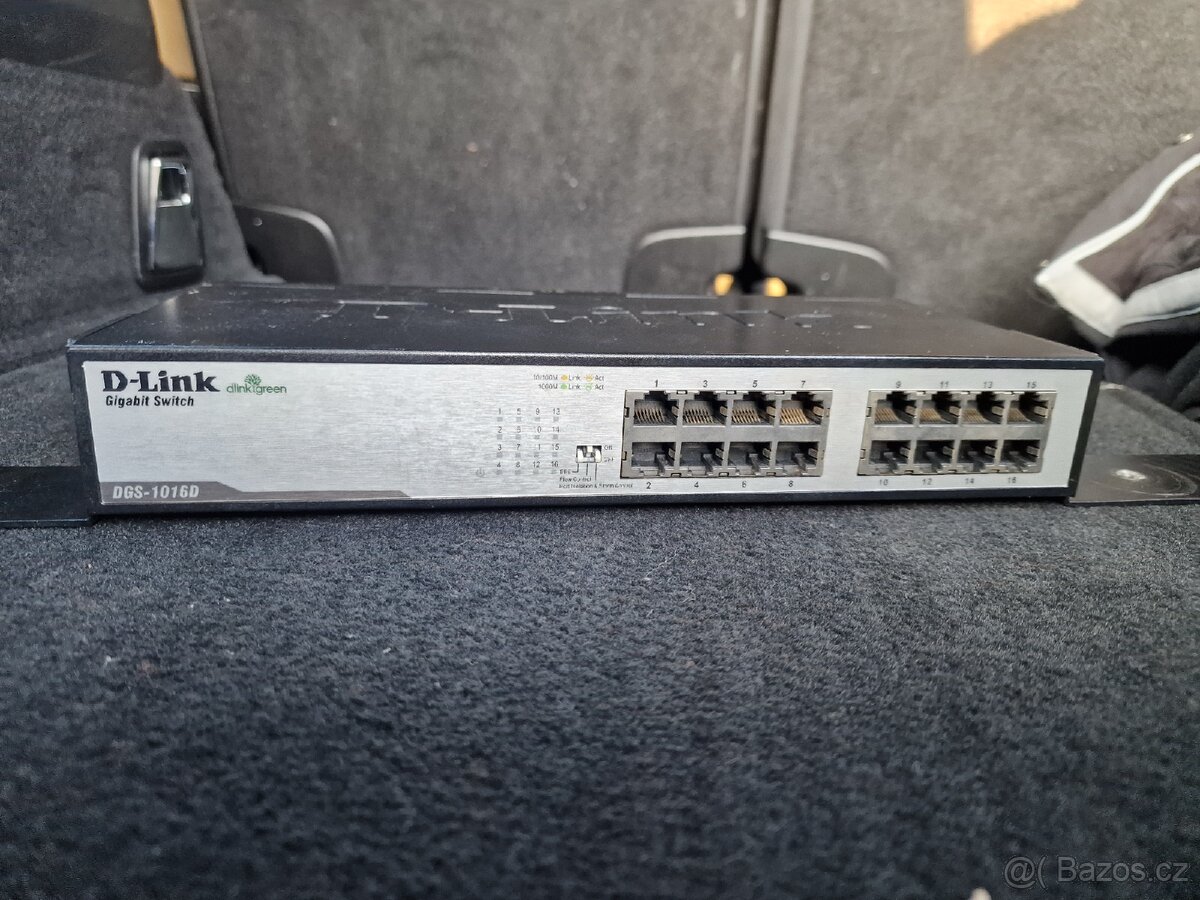 Switch 16 portů
