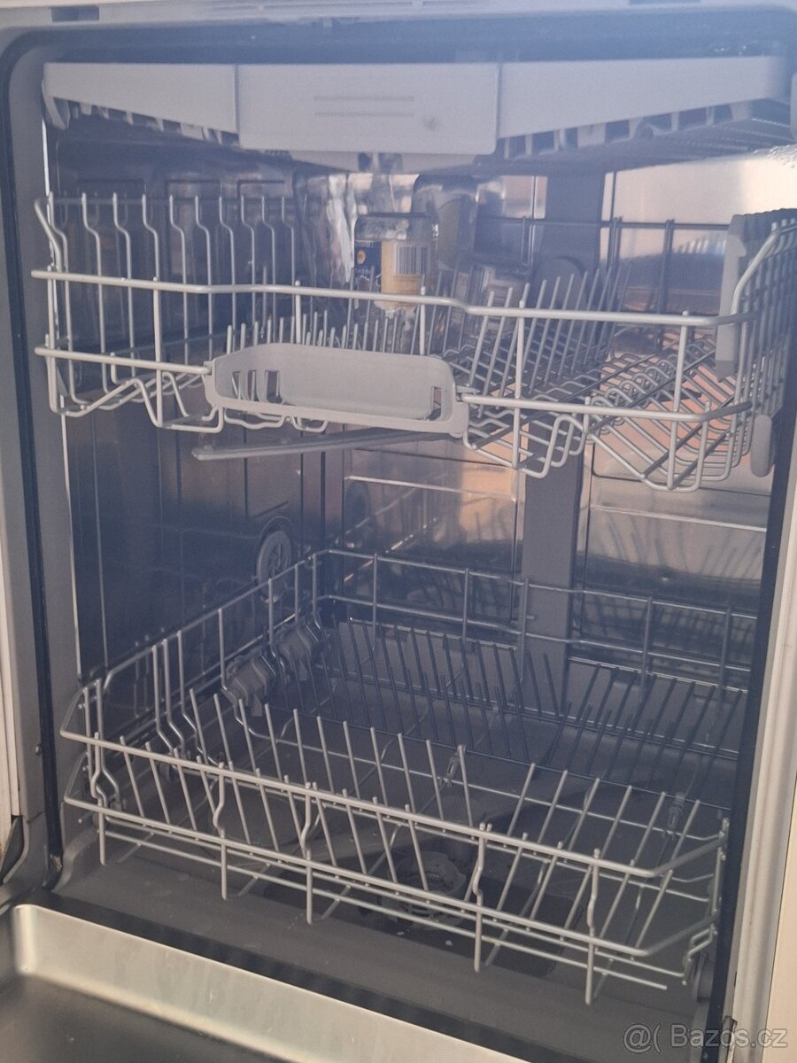 Vestavná myčka standardní rozměr