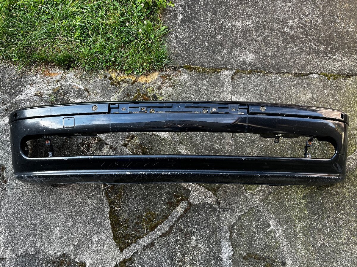 BMW e39 facelift nárazníky cosmosschwarz