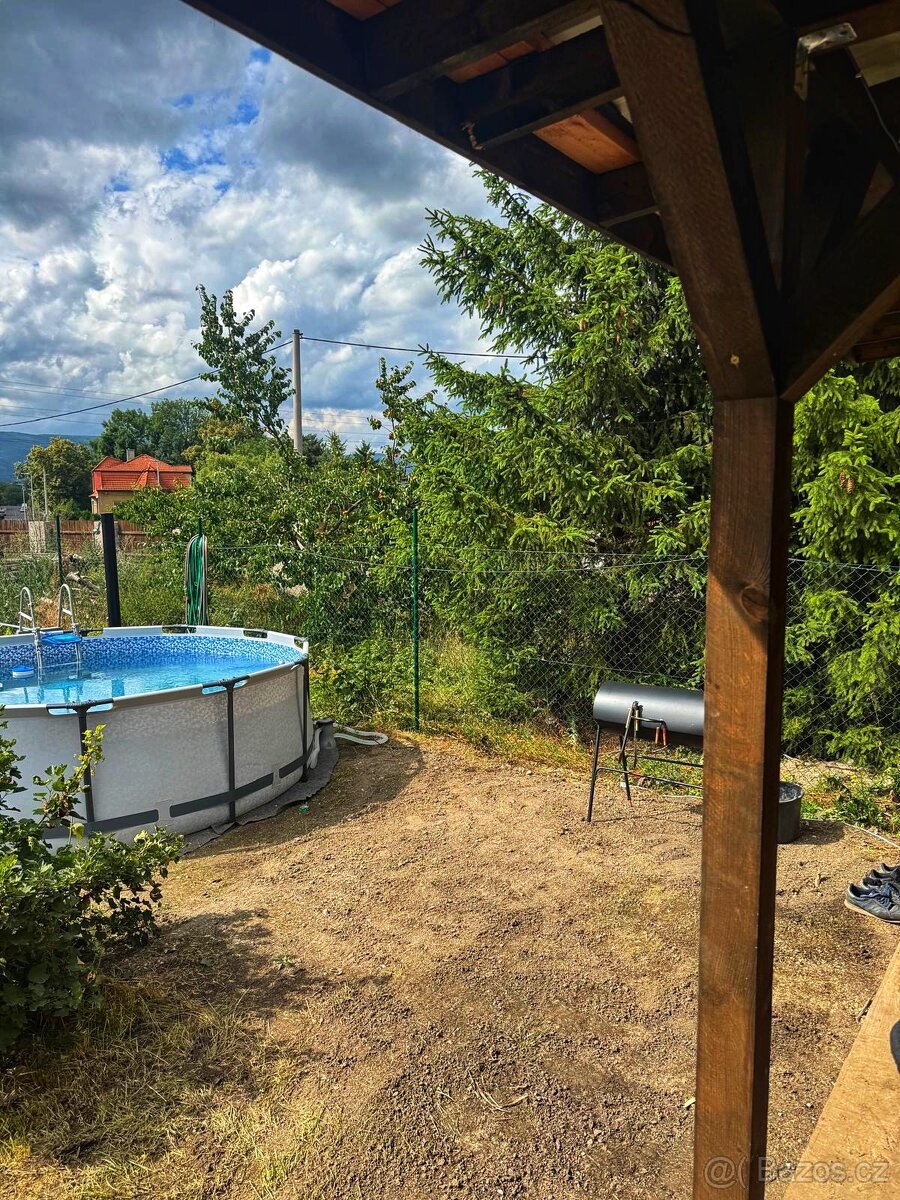 🌿 Pronájem zahrádky s pergolou na oslavy nebo stanování