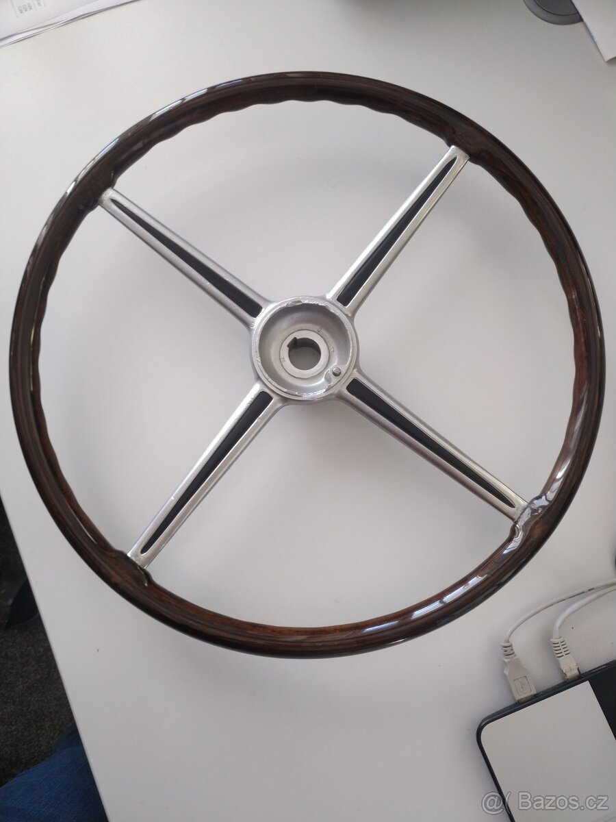 Volant Mercedes dřevěný originál
