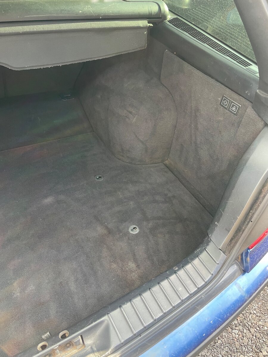 Podlaha kufru BMW e36