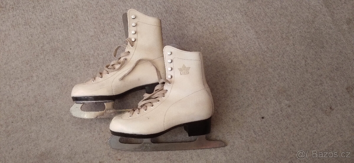 Prodám velice zachovalé dámské/dětské bruslařské boty vel 31