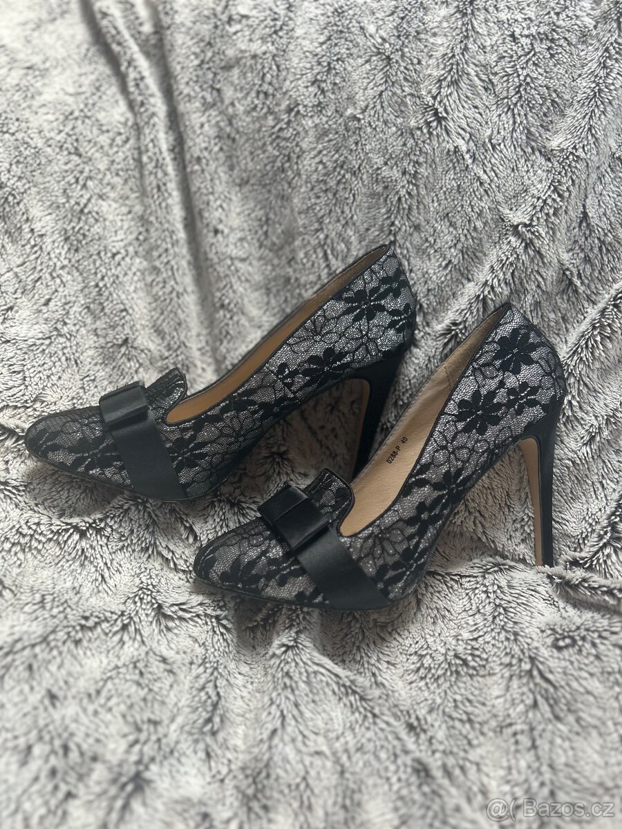 Luxusní krajkové černé lodičky vel 40