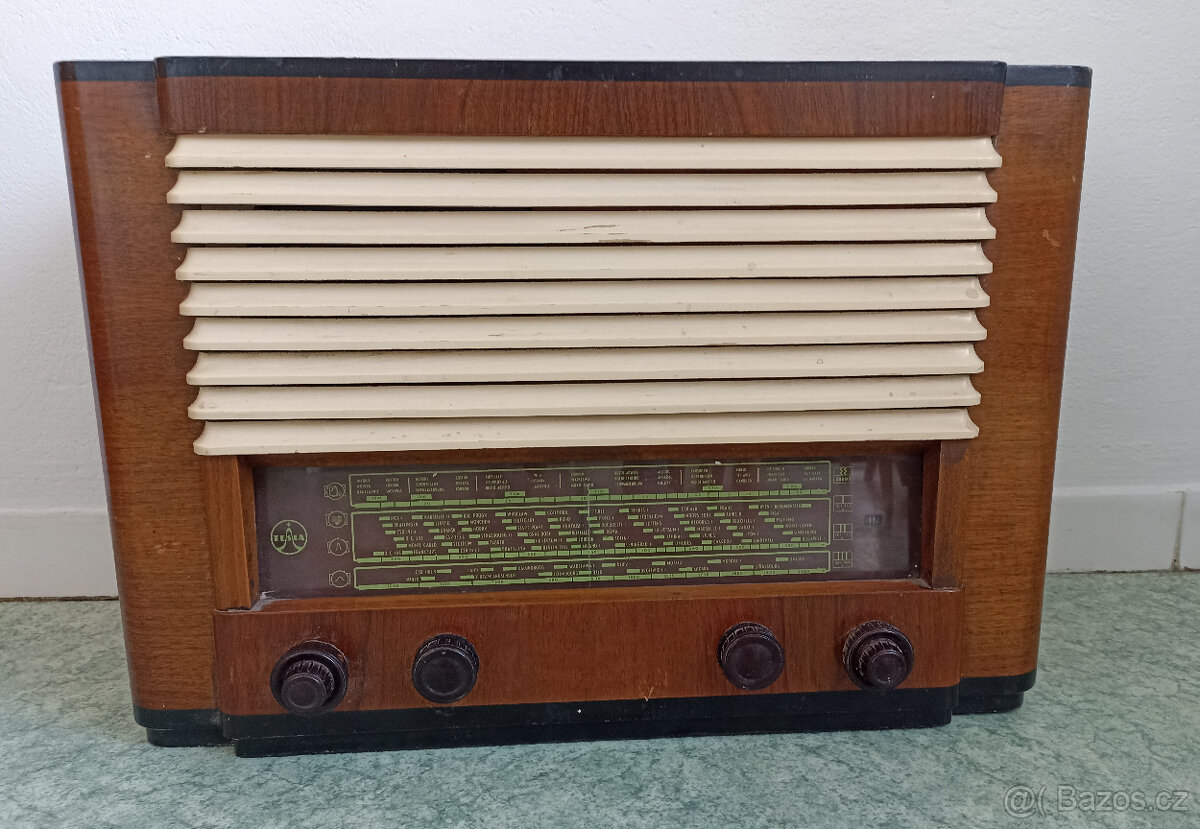 Staré retro rádio Tesla 612A Dukla
