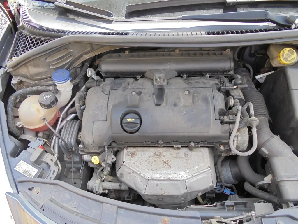 Motor 1.4 VTI 70 kw 8FP 8F01 105 tis km