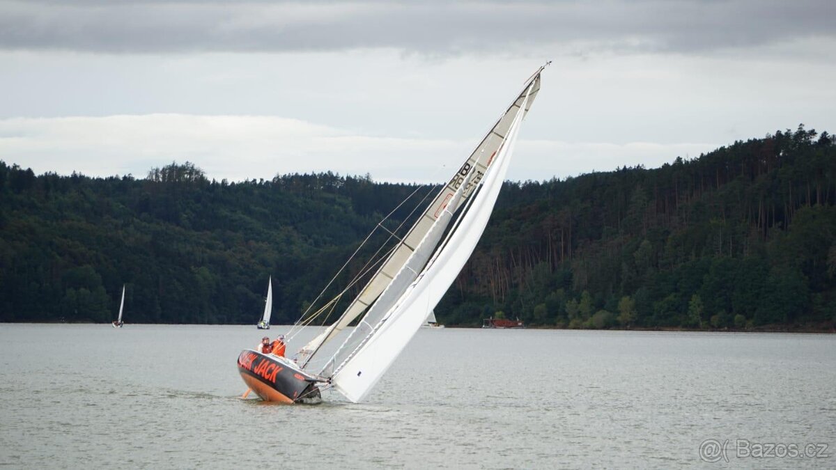 Prodám plachetnici Beneteau First Class 8