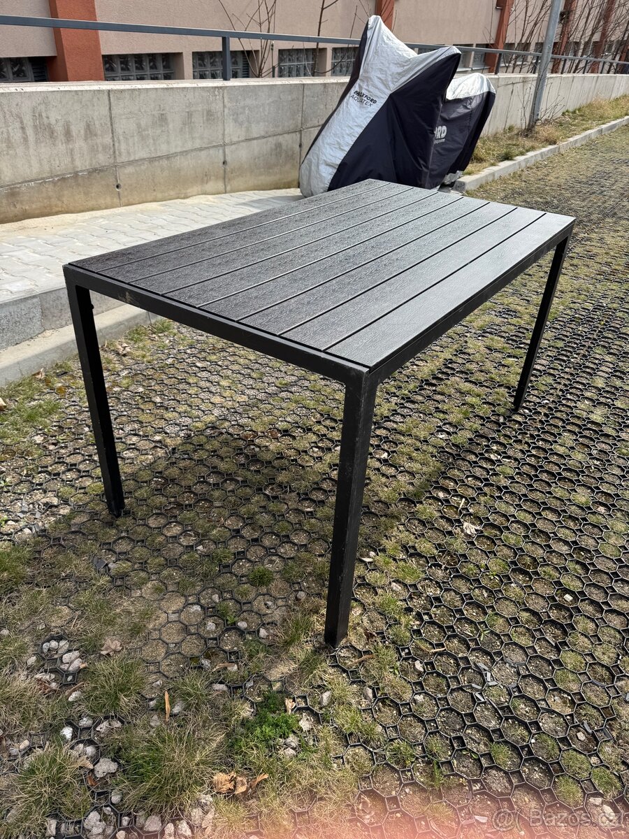 Zahradní stůl 140x80