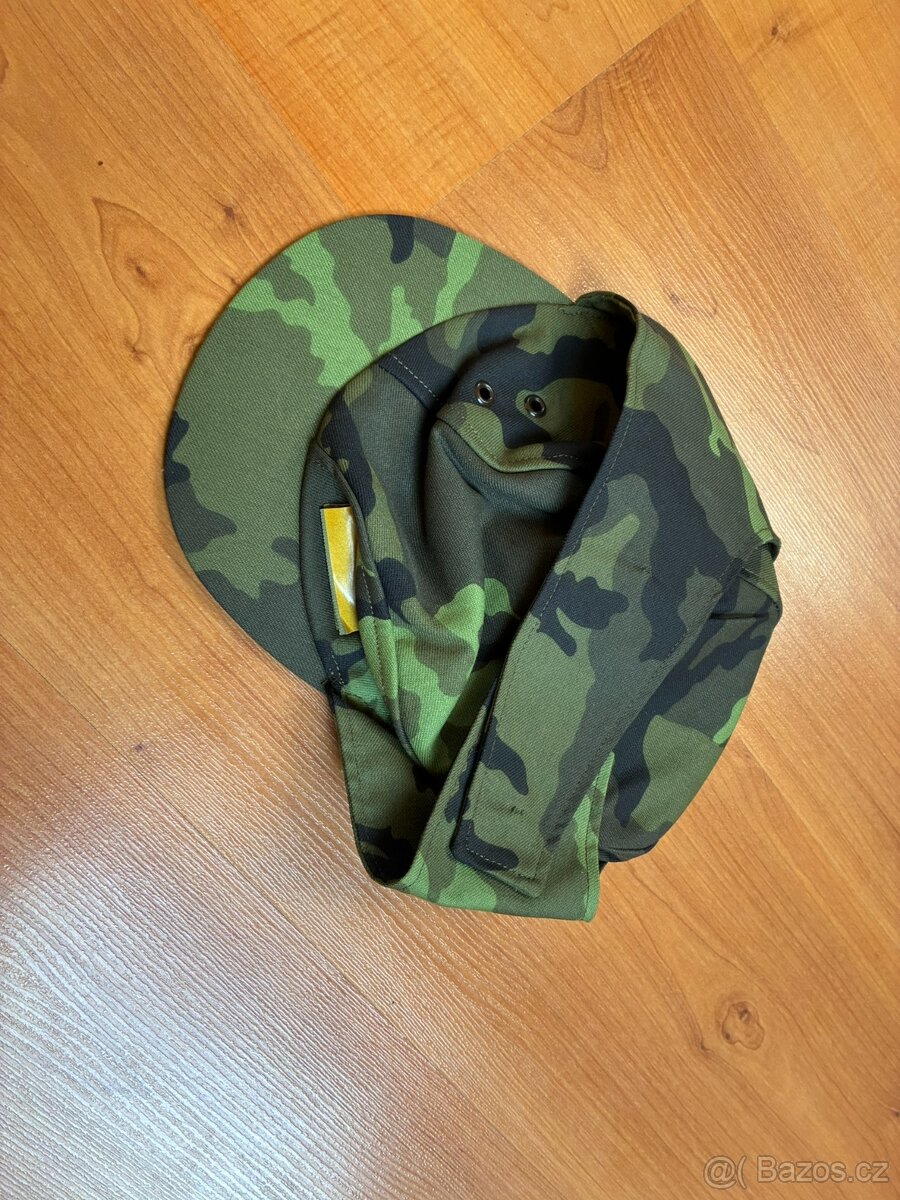 Vojenská čepice polní