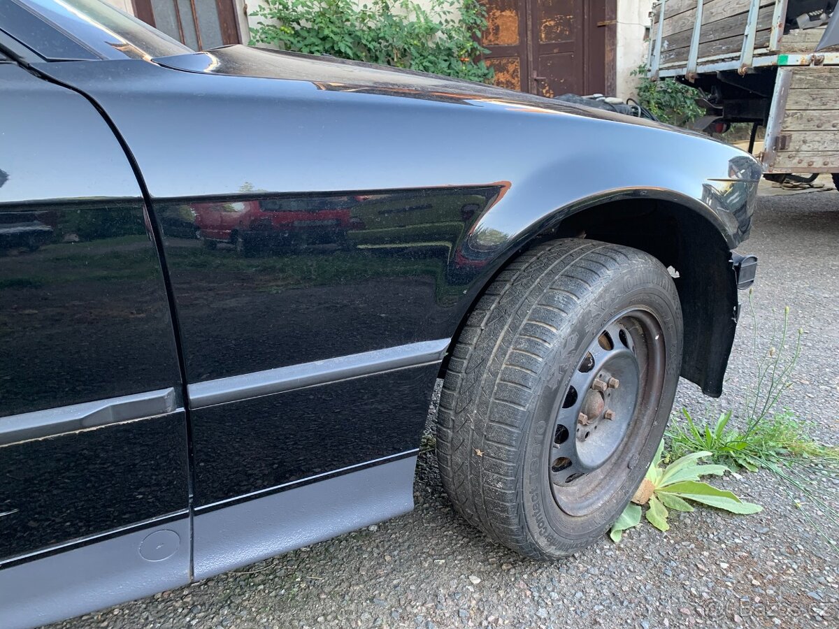 P: Blatník BMW e36 Cabrio - Coupe