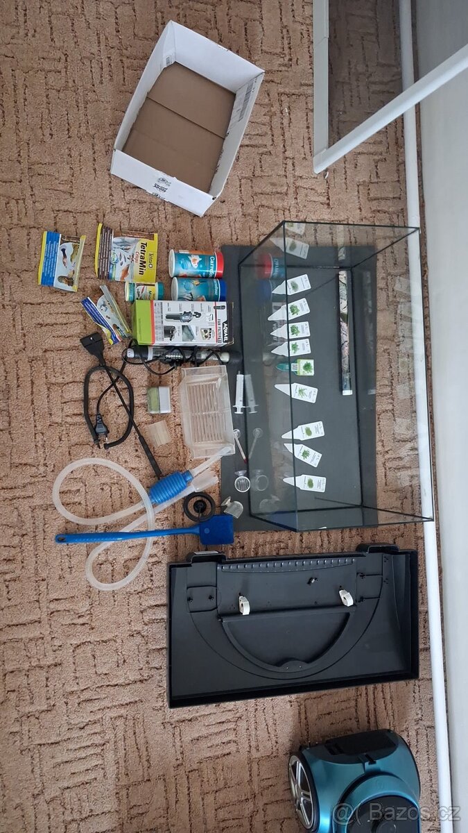 Prodám akvárium 60 l s příslušenstvím
