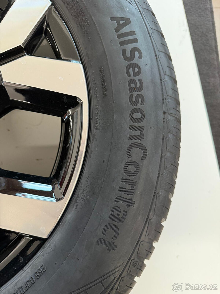 Dacia Duster pneu+alu disky 215/65/17R NOVÉ