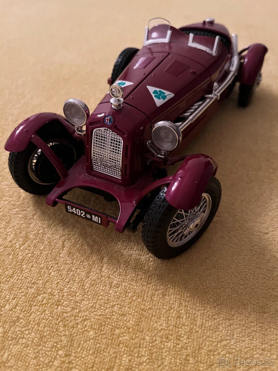 Kovovy model Alfa Romeo od Bburago