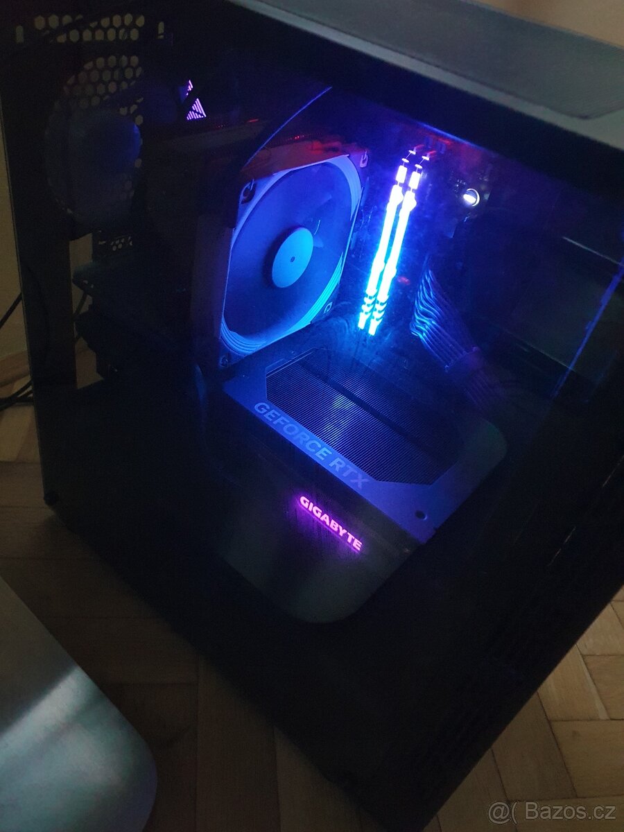 AMD Ryzen 9 5900X 12-Core, 32Gb RAM a RTX 4070 Ti 12 GB